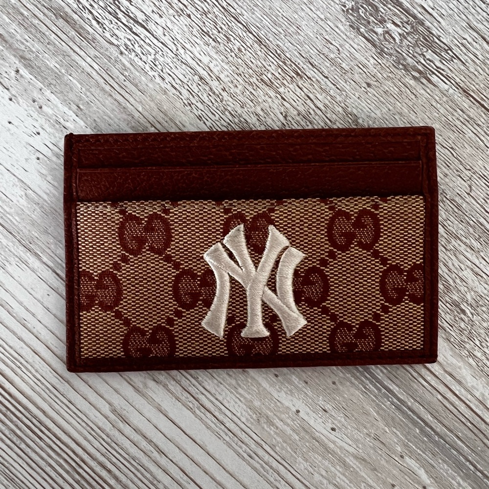 Gucci MLB yankee cardholder